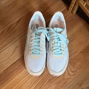 Addidas Run 70s vintage style running shoes (teal, beige and white)